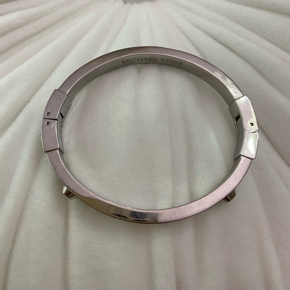 Michael Kors Crystal Pave Astor Stud Bangle - Picture 3 of 3